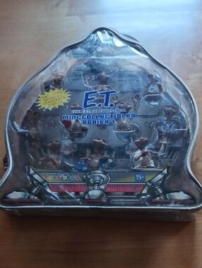 E.T. The Extra-Terrestrial Mini-Collectibles Series 1 In Carrying Case-Brand New